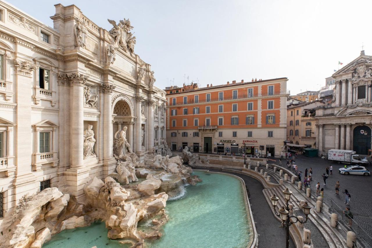 Iflat Trevi Fountain At Your Feet Rome Luaran gambar